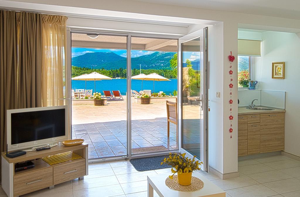 Aruba Apartments Tivat Exterior photo